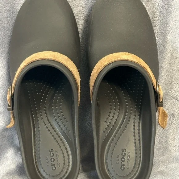 CROCS Brown Tan Clogs with Leather Strap - Picture 8 of 10